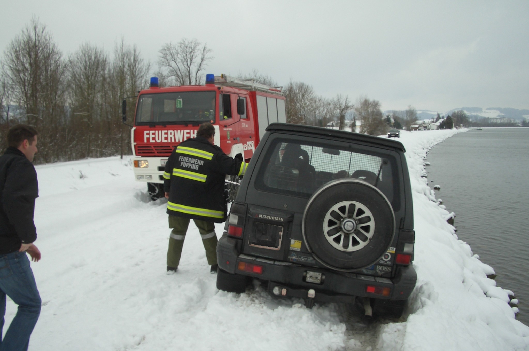 Fahrzeugbergung Treppelweg 3.JPG